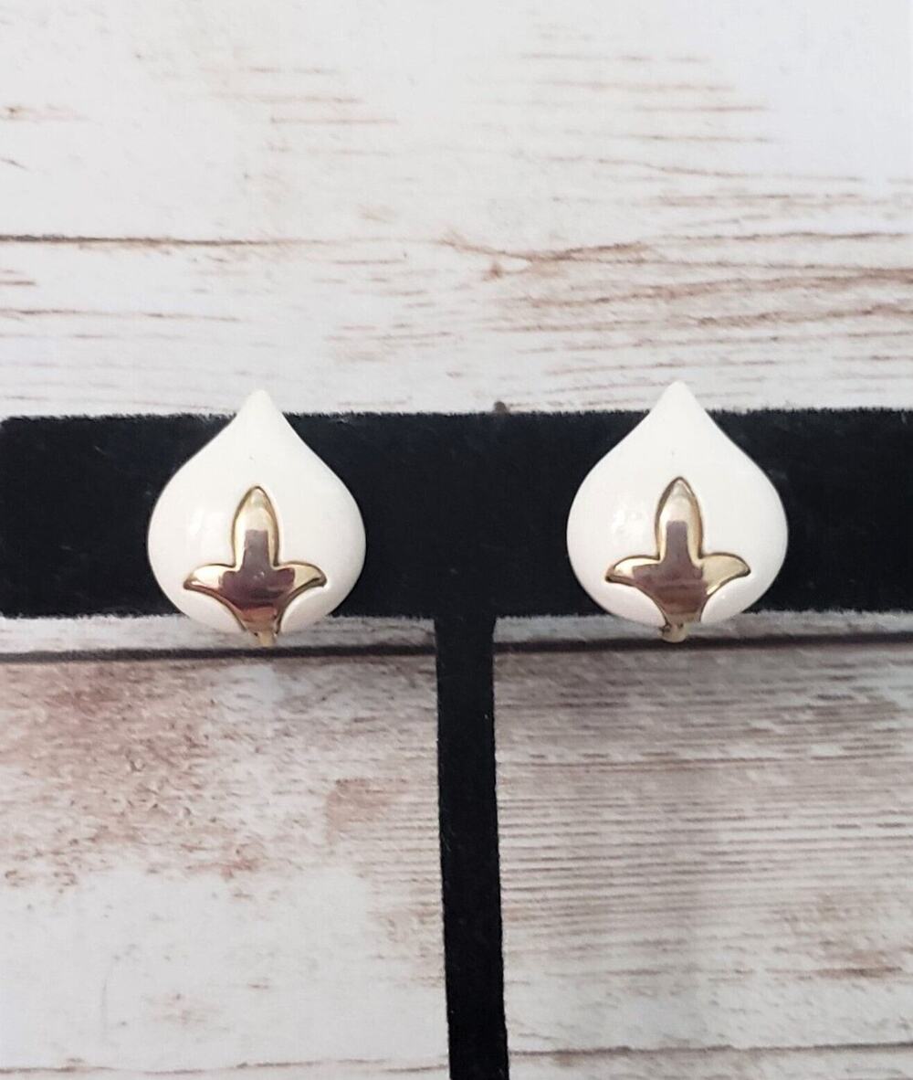 Vintage Clip On Earrings Elegant Cream & Gold Tone
